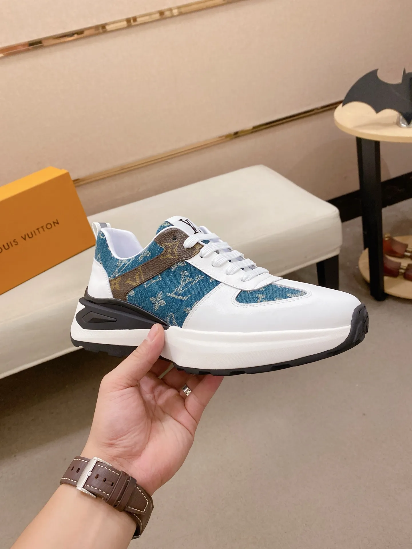 Men's shoes💰:442💰🇮🇹🇮🇹LV Louis Vuitton. The latest fashionable casual shoes are popular in physical stores. New spring and summer comfortable imported custom original cowhide, unique jacquard fabric element design. With sheepskin lining, Lv original bottom, [sun][sun] high-end packaging and high quality💪Details determine the quality, you can enter and exit the counter at will, welcome to compare🇮🇹Size 38-44